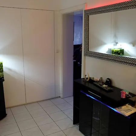 Luxurious Including Wellness Appartamento Poing